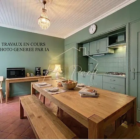 L'auberge Du Centre Hostel